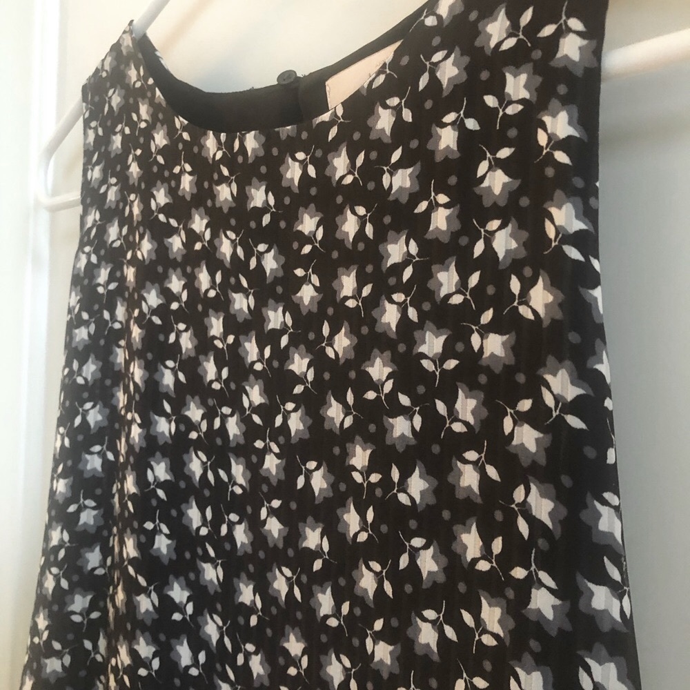 LOFT Sleeveless Top - Picture 3 of 13